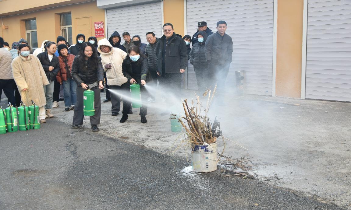 强化消防安全意识 共筑校园安全防线——省老年大学举办消防安全演练