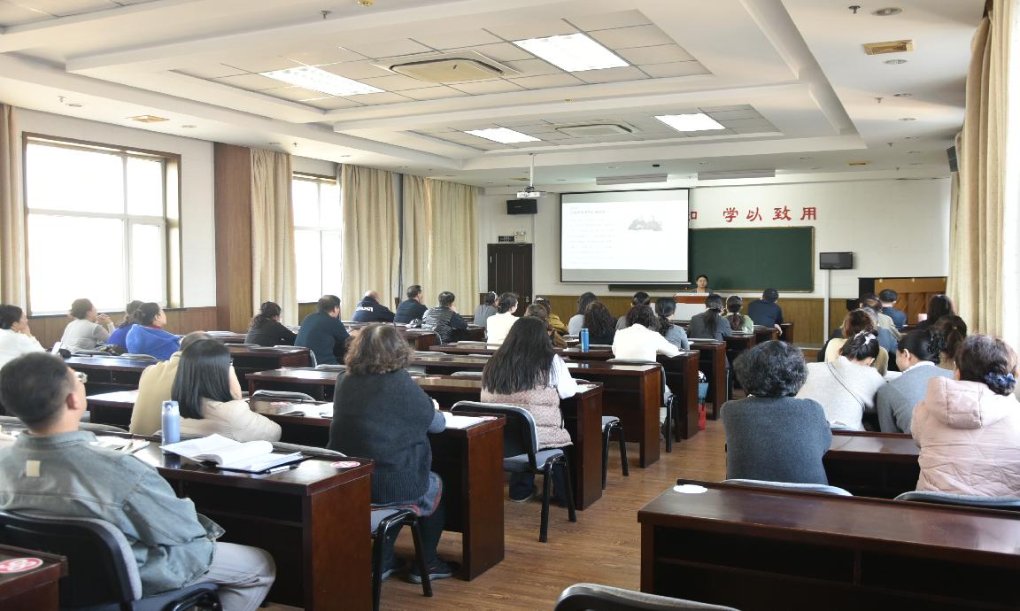 省老年大学举办第十二期通讯员骨干暨学员党支部书记培训班